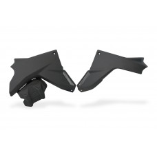 CNC Racing Carbon Fiber Engine Side Covers for Ducati Multistrada V4 CNC Racing Carbon Fiber Engine Side Covers for Ducati Multistrada V4